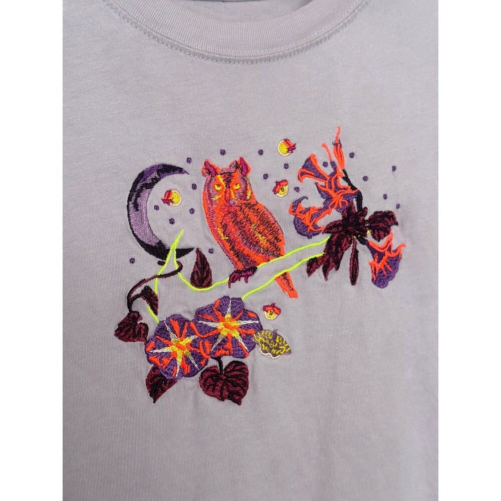 Nike S Logo Twist glow in the dark logo oversized t-shirt in lilac Embroidered - Picture 4 of 9